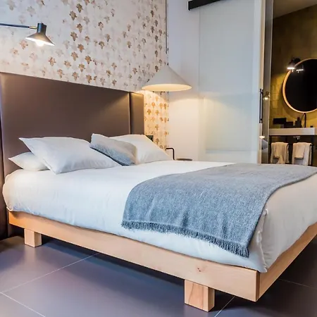 Hotell Welldone Quality - Crystal Pool Sevilla