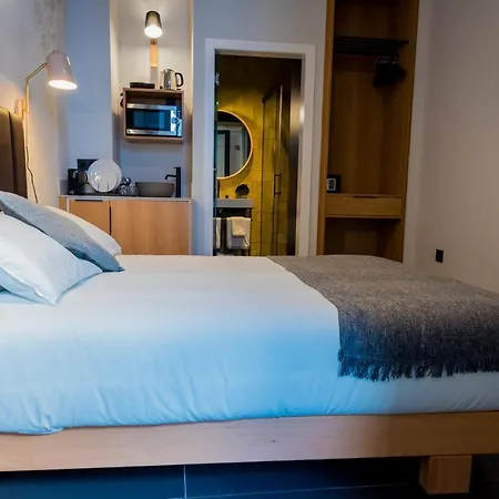Hotel Welldone Quality - Crystal Pool 2*
