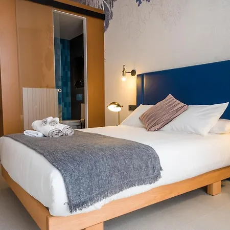 Welldone Quality - Crystal Pool Hotel Sevilla