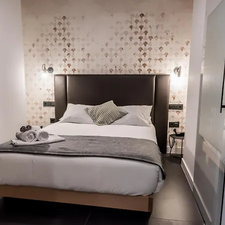 Welldone Quality - Crystal Pool Hotel Sevilla
