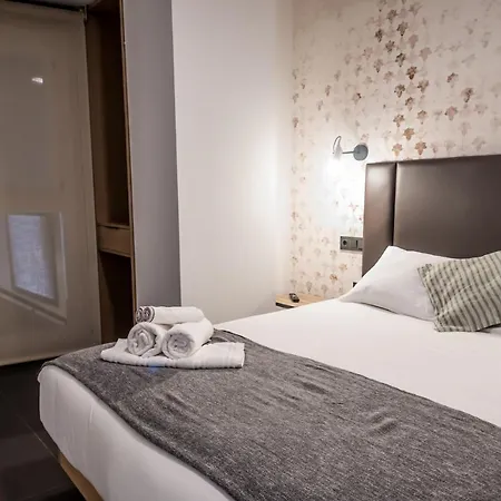Hotel Welldone Quality - Crystal Pool Sevilla