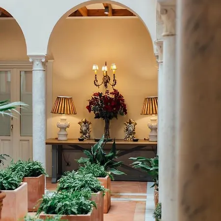 Casa Patio Del Siglo Xix * Seville