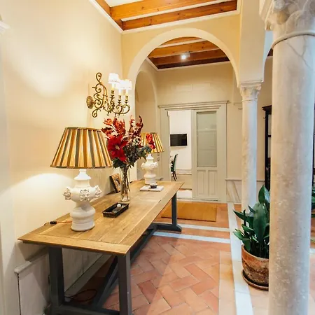Casa Patio Del Siglo Xix *