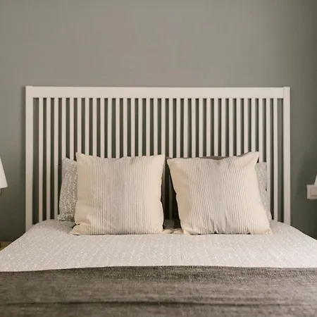 Leonor 1b 3* Seville