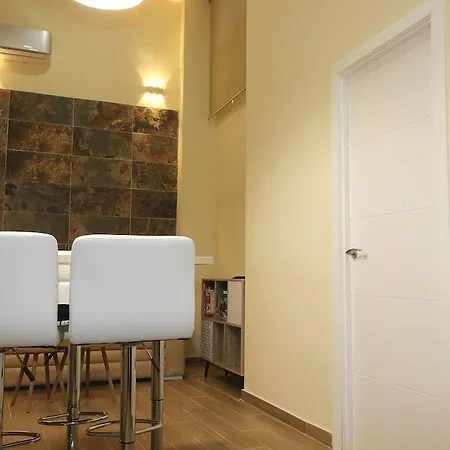 Deluxe In La Giralda Apartment