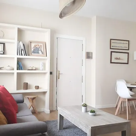 Bonito Apartamento Familiar En Triana