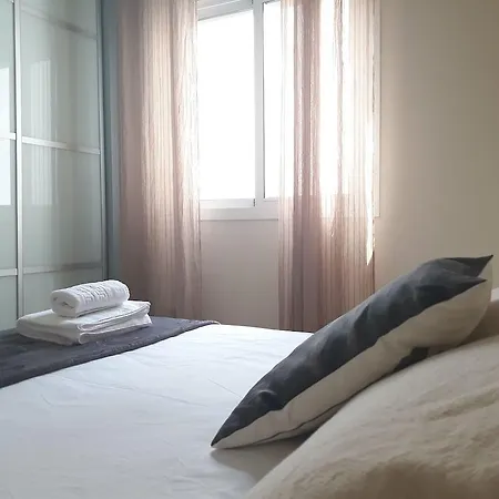 Bonito Apartamento Familiar En Triana 3*
