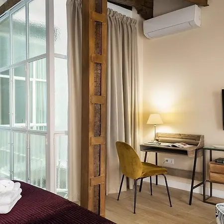 Placentines 5 * Seville