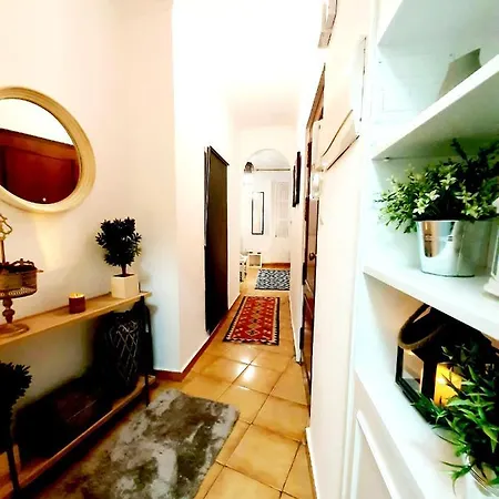 Bohemian & Catedral -parking Seville