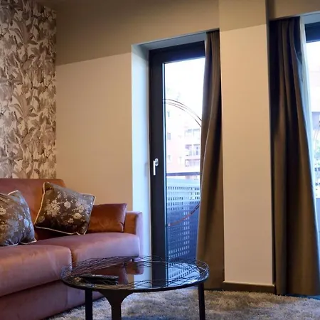 On Designed For Adults Σεβίλλη