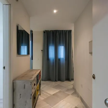 Click Viriato Terraza Apartment Seville