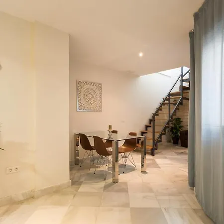 Click Viriato Terraza Apartment Seville