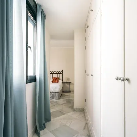 Click Viriato Terraza Apartment Seville