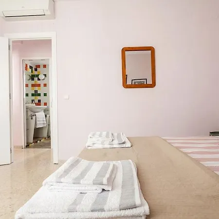 Hotel Apartamento Jardin De Santa Paula Seville