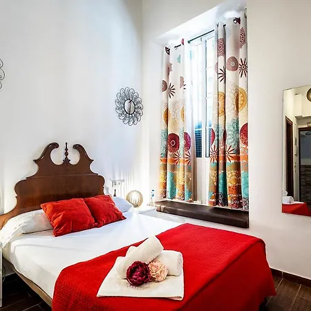 Guest house Noches De Triana 2*