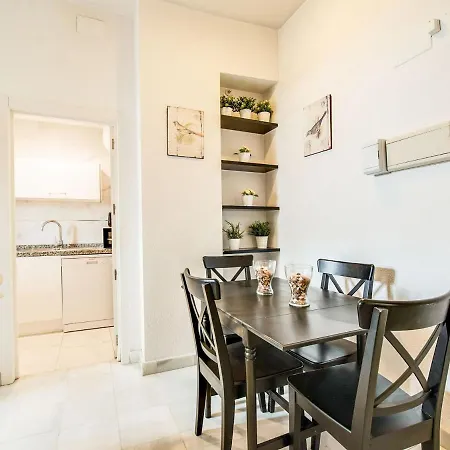 Comfy In Near Town Centre 度假居 *
