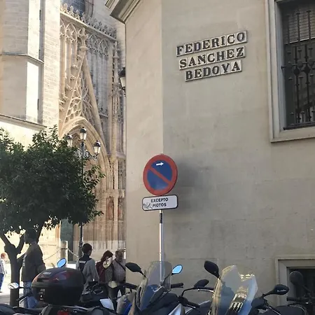 A 60 Metros De La Catedral Apartment *