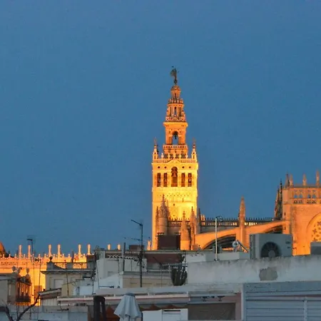Homeyseville-amazing Penthouse Giralda Views 8 Pax, Parking Optional Apartment Seville