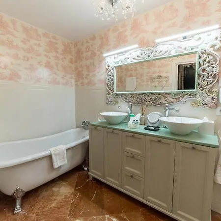 Rey Don Pedro Luxury Hotel