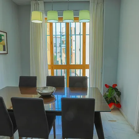 Piso Triana, Apartment