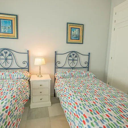 Piso Triana, Apartment *