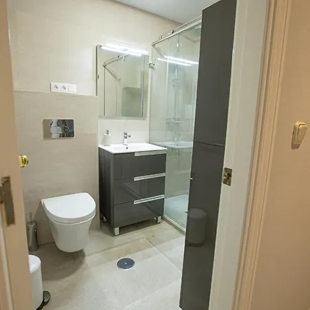 Piso Triana, *