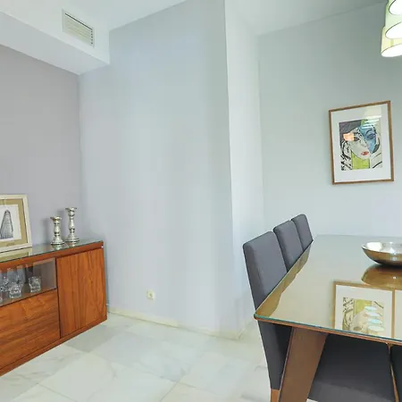 Piso Triana, Apartment *