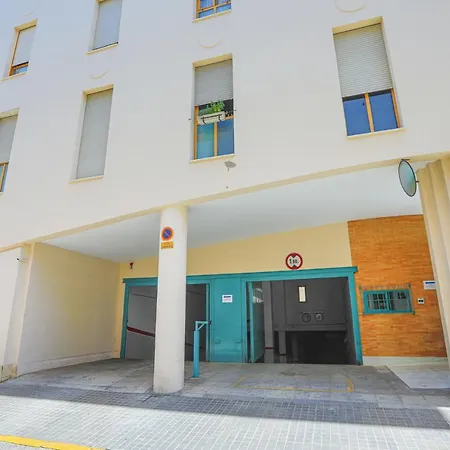 Piso Triana, Apartment *