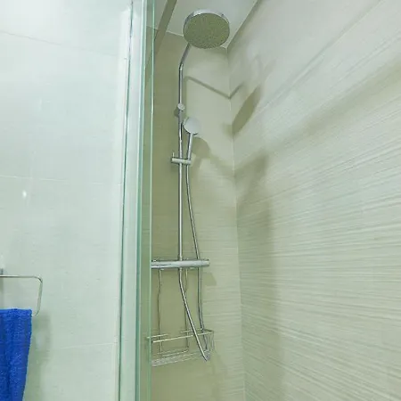 Piso Triana, Apartment *