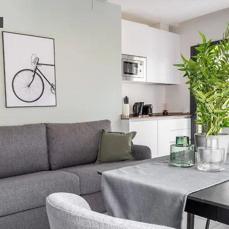 Limehome Calle Torcuato Luca De Tena - Digital Access Aparthotel 3*