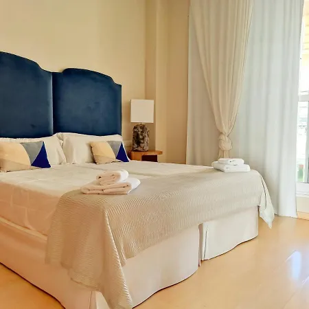 Homeyseville-penthouse Cathedral Tomas De Ibarra St 6 Pax, Parking Optional Apartment *