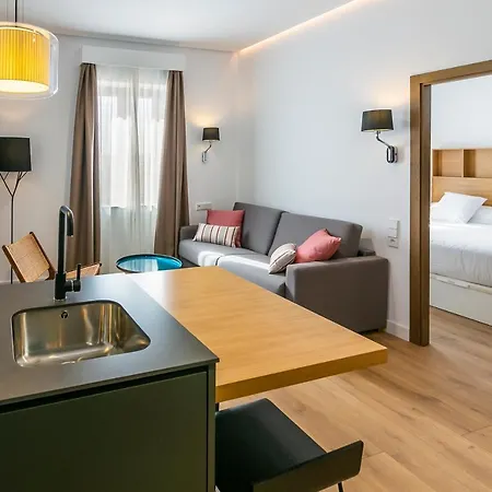 Aparthotel Aquitania 3*