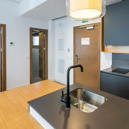 Aquitania Aparthotel 3*