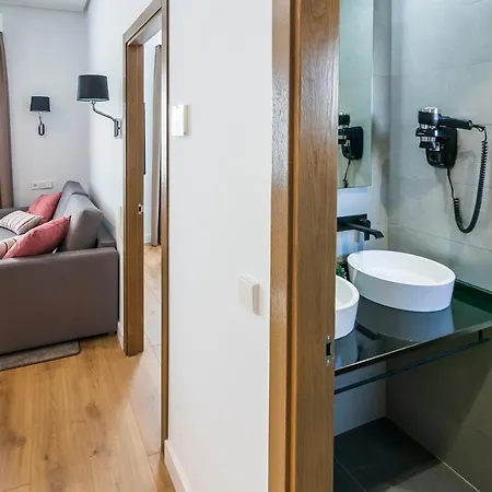 Aquitania Aparthotel Sevilla