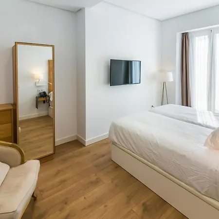 Aparthotel Aquitania 3*