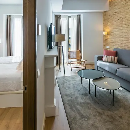 Aquitania Aparthotel