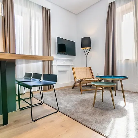 Aparthotel Aquitania