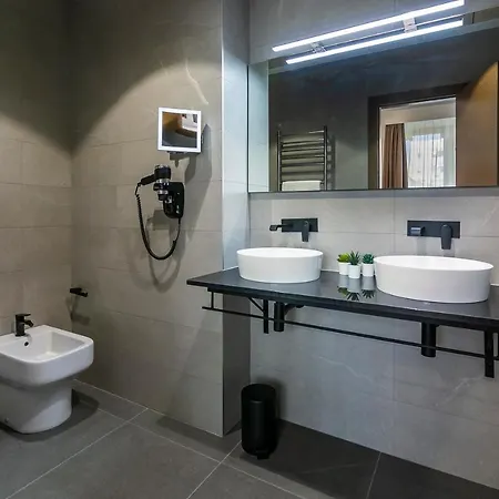 Aquitania Aparthotel 3*