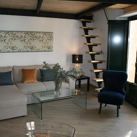 Casa Mora Triana