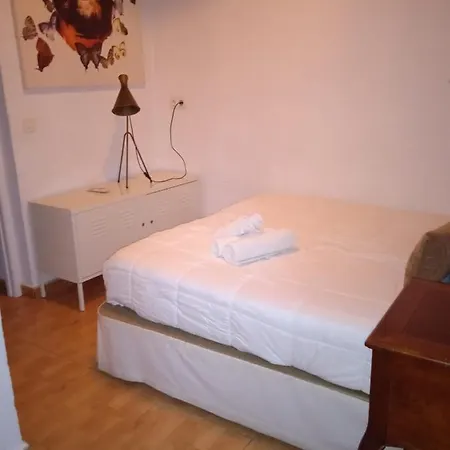 Hostel-Toni Trajano 37 Sevilla Homestay *