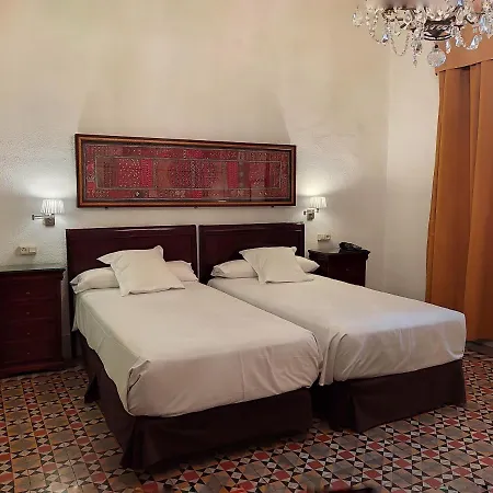 Simon Hotel