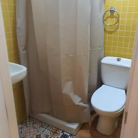 Hostel-Toni Trajano 37 Sevilla Homestay *
