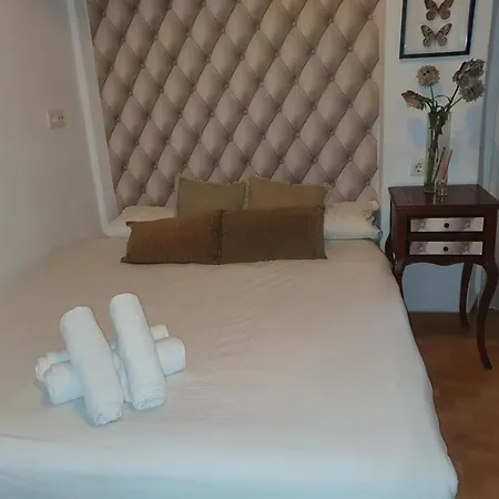 Hostel-Toni Trajano 37 Sevilla