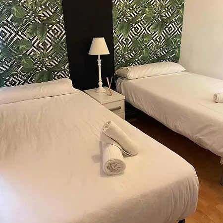 Hostel-Toni Trajano 37 Sevilla * Seville