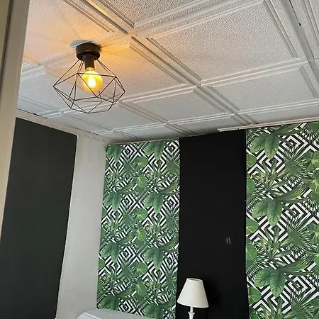 Homestay Hostel-Toni Trajano 37 Sevilla *