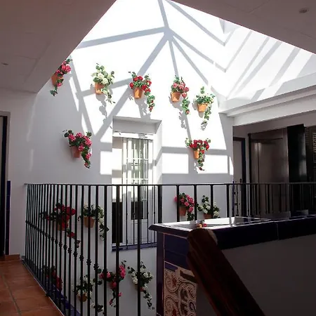 Noches En Triana Otel 2*