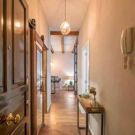 Parking Free - Cathedral Area -2 Months Min Apartment *