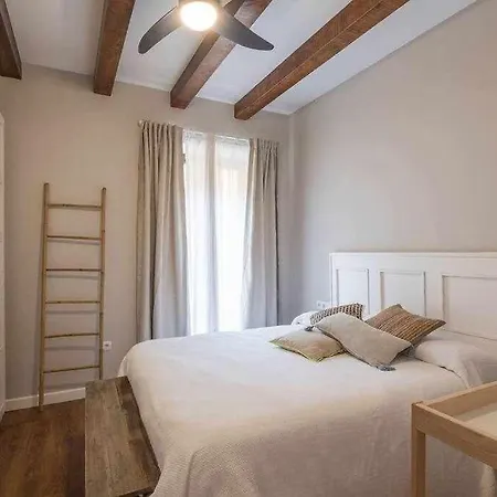 Parking Free - Cathedral Area -2 Months Min Apartment *