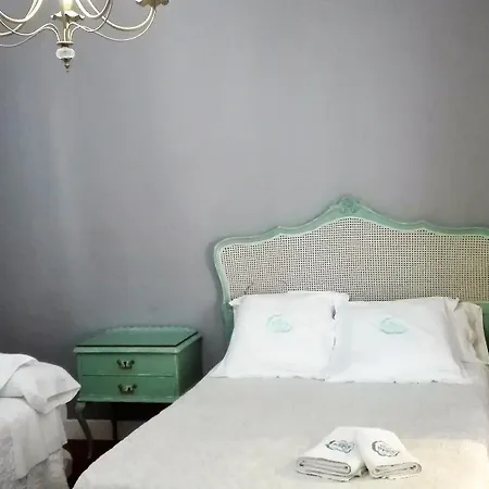 Le Petit Paris بيت ضيافة