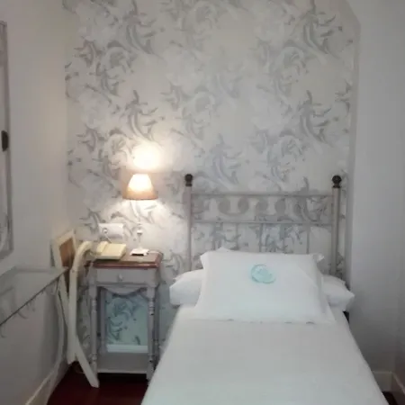 Le Petit Paris 2*